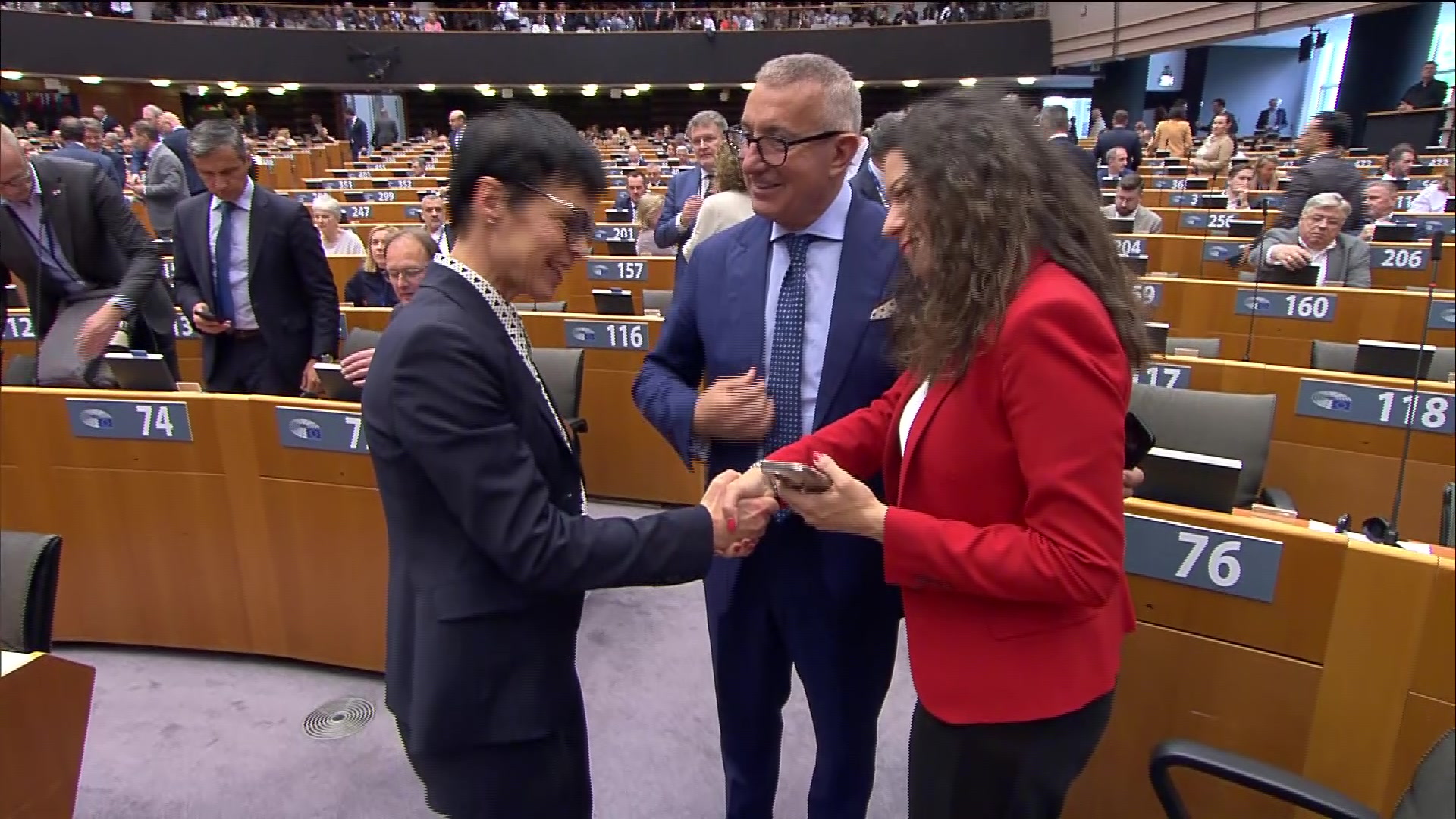 Formal sitting: address by Nataša PIRC MUSAR, President of Slovenia - Atmosphere in the hemicycle